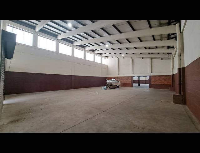 765M² WAREHOUSE TO LET IN KULEKA